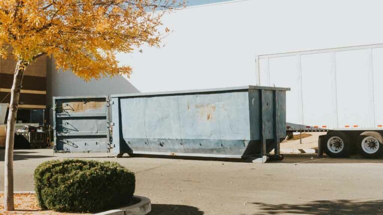commercial dumpster rental in Des Moines, IA,